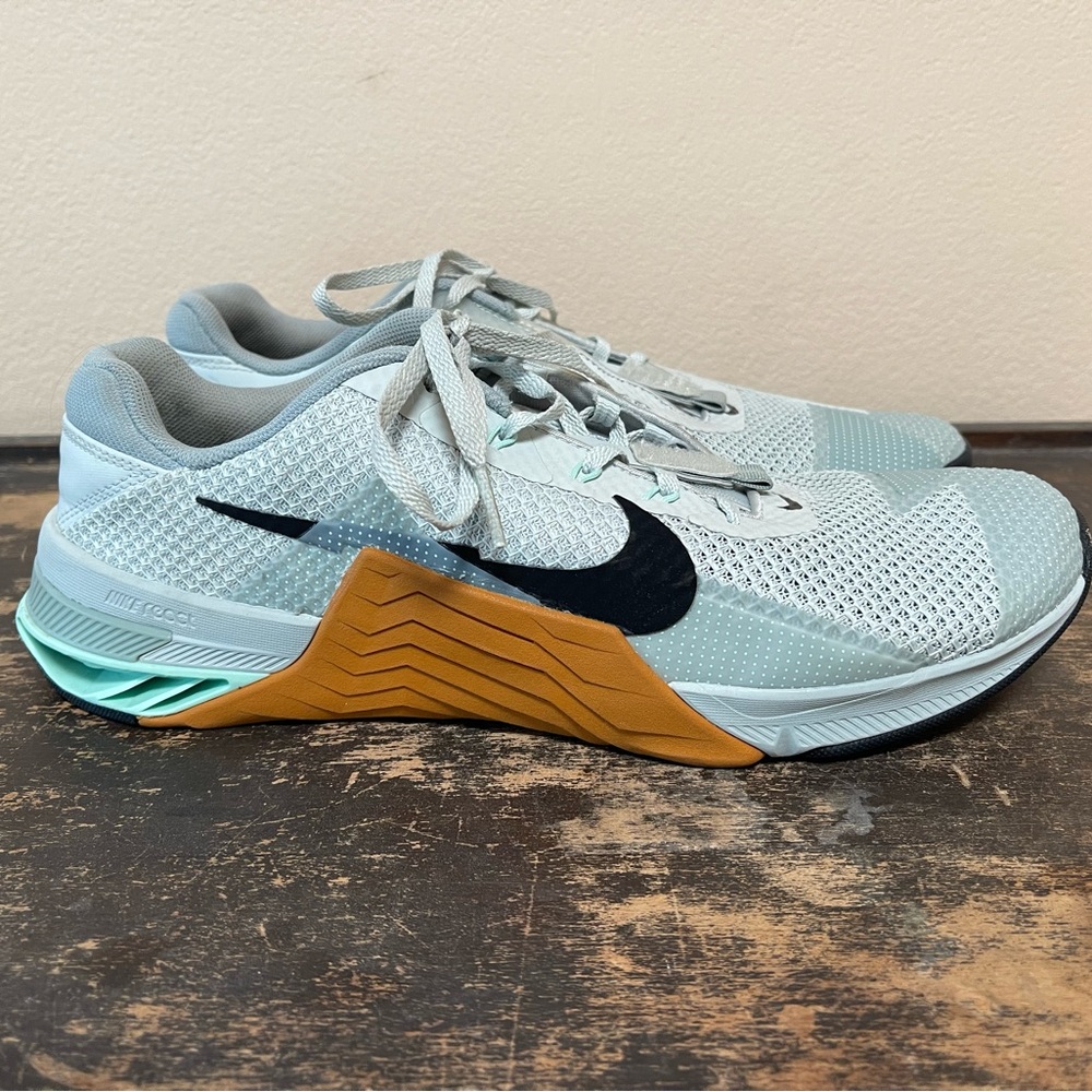 Nike Metcon 7 Training shoe.